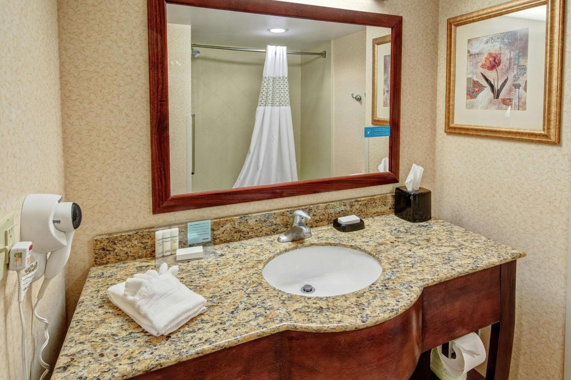 Hampton Inn Cambridge Exterior foto