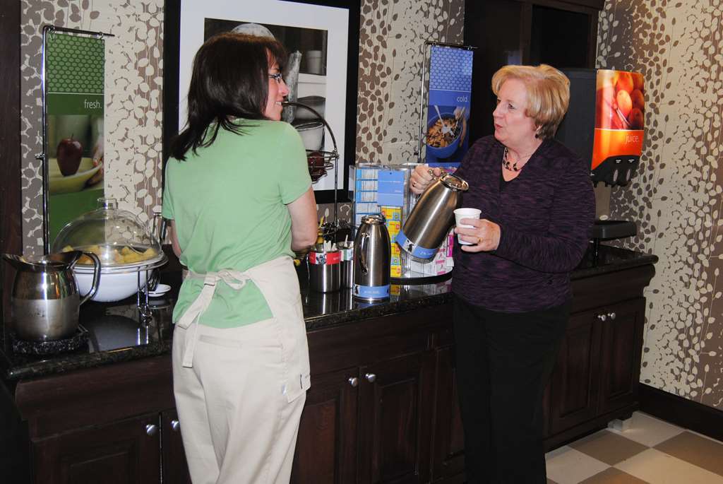 Hampton Inn Cambridge Restaurant foto